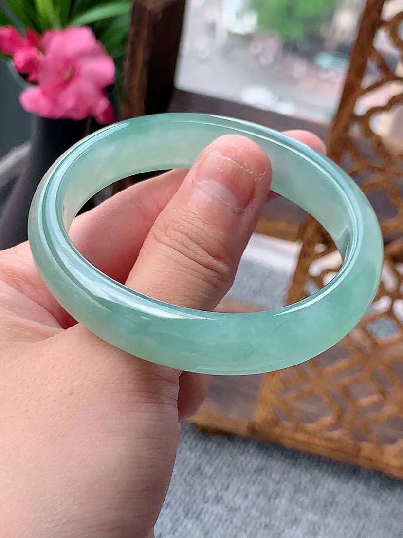 a货翡翠老坑冰种晴水贵妃手镯53-54圈口 尺寸53.5×46.5×12.5×6.7mm 重量43.72g 0702