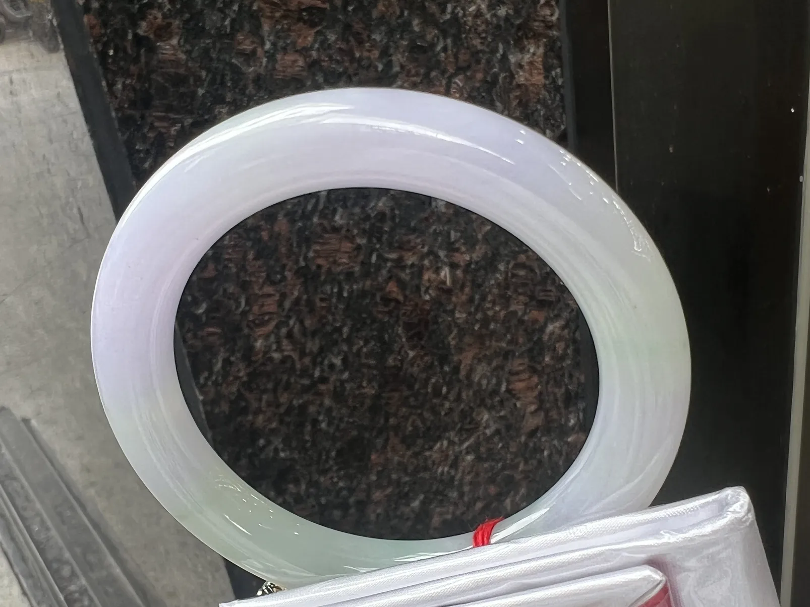 58圈口春带彩圆条手镯，尺寸：58/10.8/10.8色泽艳丽，种水细腻干净