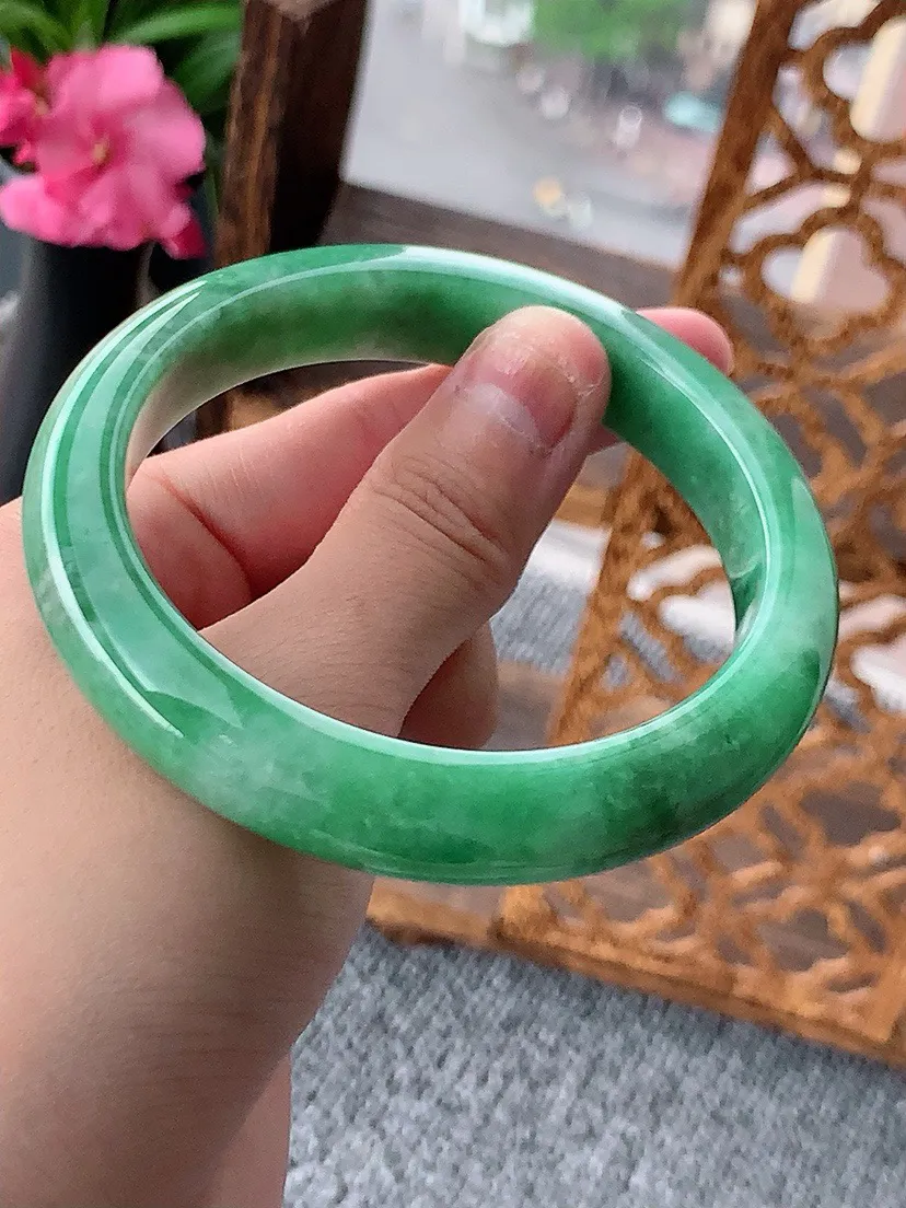 a货翡翠老坑满绿正装正圈手镯60-61大圈口 尺寸60.8×12.3×8.6mm 重量68.85g 0702