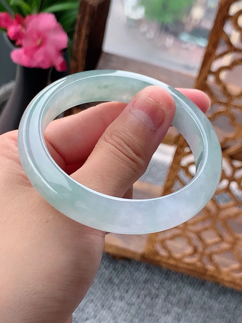 a货翡翠老坑飘花正装正圈手镯52-53小圈口 尺寸52×12×7.5mm 重量47.16g 0702
