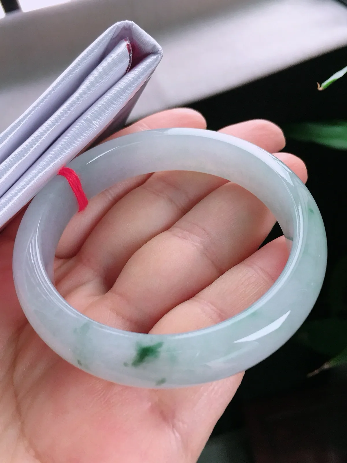 圈口54，正圈手镯，小圈口，飘花，玉质冰润，尺寸54-12.8-7.3mm