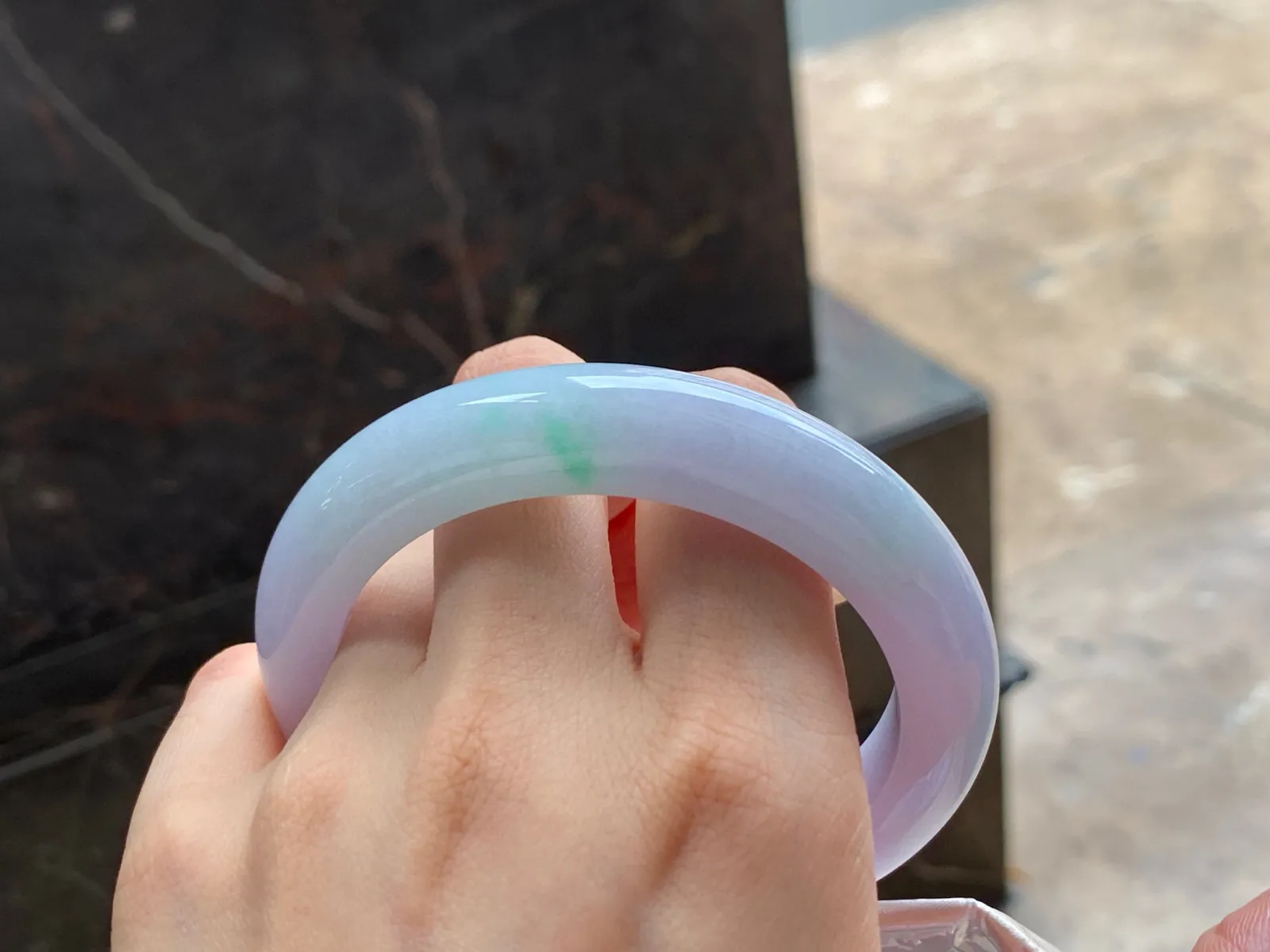 春彩大圈手镯
干净清爽 59.5/12.6/10.7mm