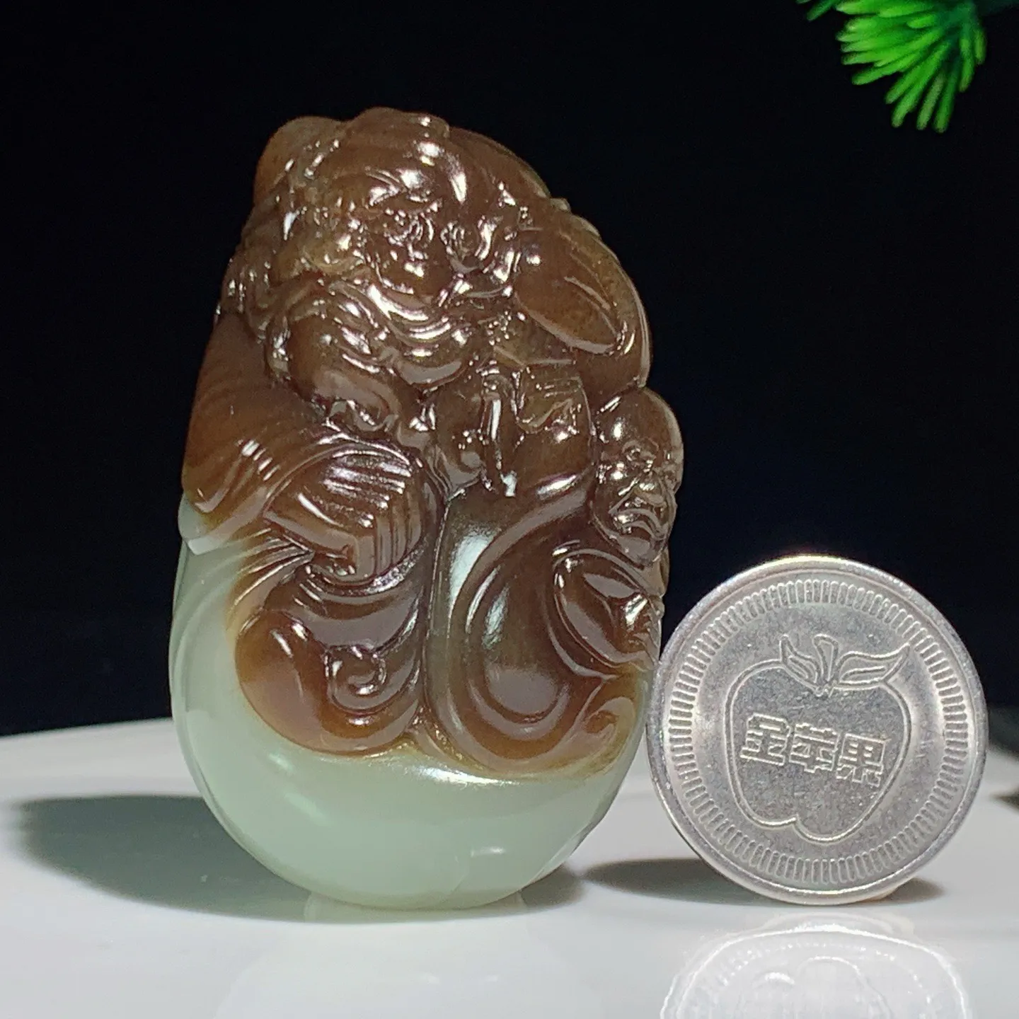 新疆且末糖老红糖钟馗纳福挂件 尺寸57/35/29重89克，玉质细腻油润 底色纯净 脂粉好，品质好！lt2507012