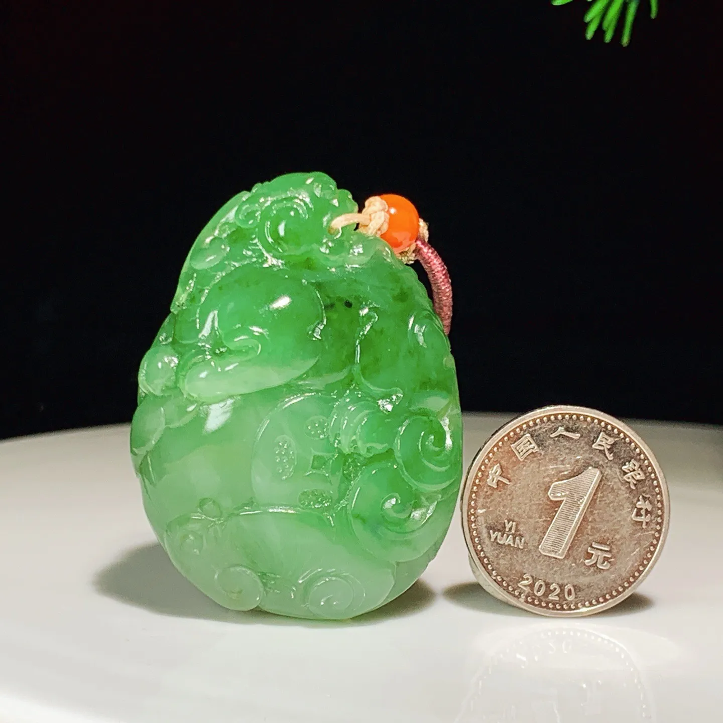 和田玉阳绿俄罗斯碧玉招财进宝貔貅挂件 尺寸46/34/15重34克 玉质细腻油润 底色纯净 脂粉好，品质好！lt2507013