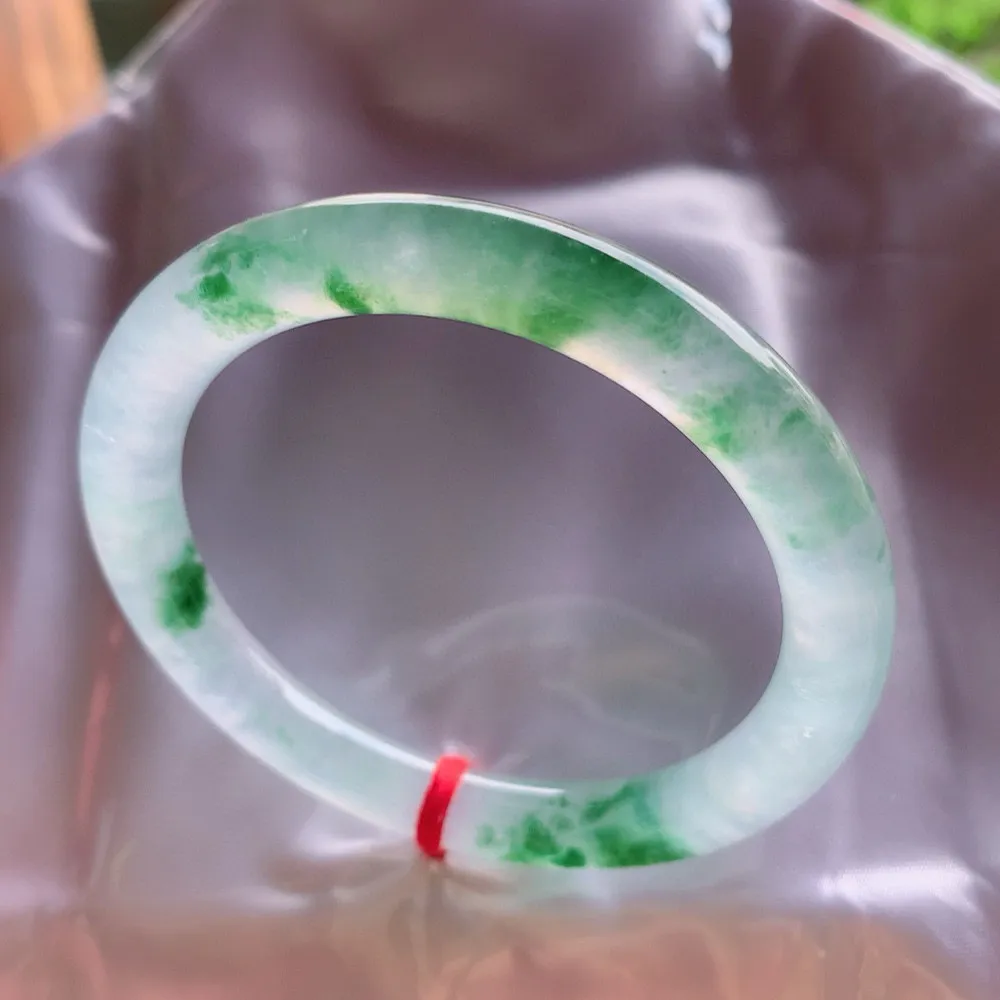 圆条冰玻绿花 无瑕 尺寸:53.2/7.6/8.1 起刚光