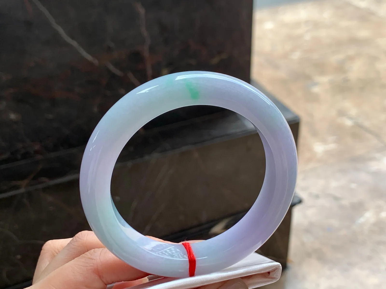 春彩大圈手镯
干净清爽 59.5/12.6/10.7mm