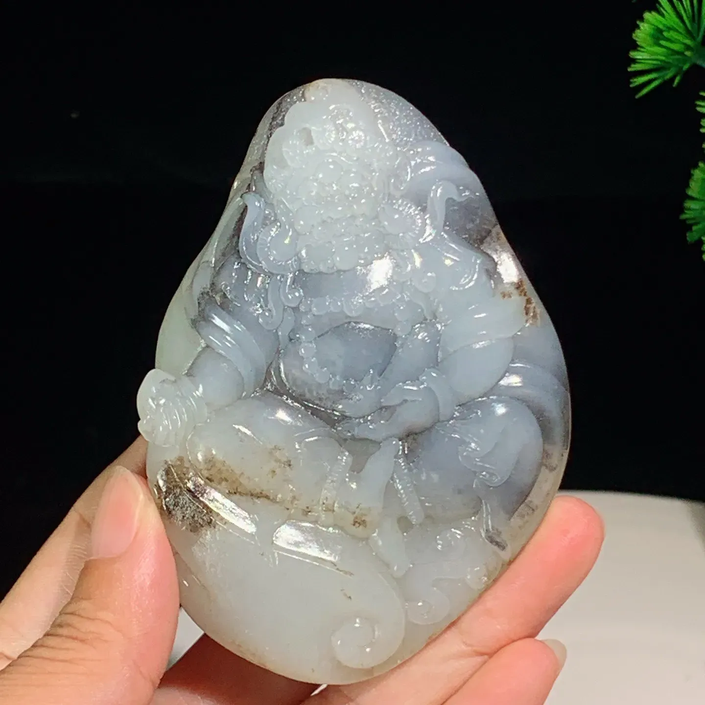 新疆籽料青花黄财神把件 尺寸88/18/63重154克，玉质细腻油润 底色纯净 脂粉好，品质好！lt2507012