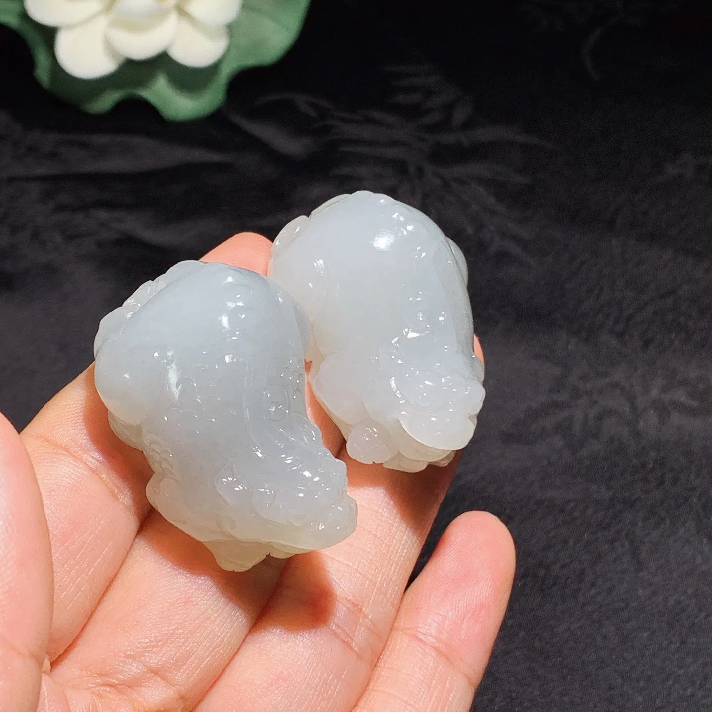 一对
和田玉白玉紫罗兰招财进宝貔貅挂件 尺寸36/27/21总重58克 玉质细腻油润 底色纯净 脂粉好，品质好！lt2507013