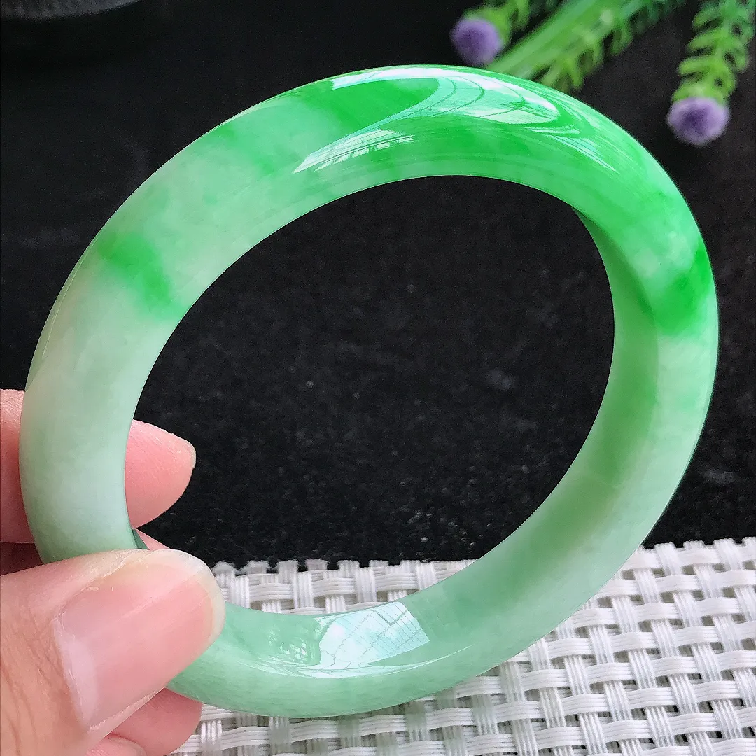 自然光60/12.1/9.5老坑精美飘阳绿辣绿手镯大圈口玉镯平安镯美人镯