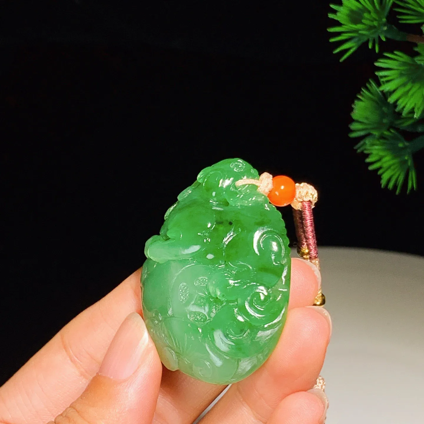 和田玉阳绿俄罗斯碧玉招财进宝貔貅挂件 尺寸46/34/15重34克 玉质细腻油润 底色纯净 脂粉好，品质好！lt2507013