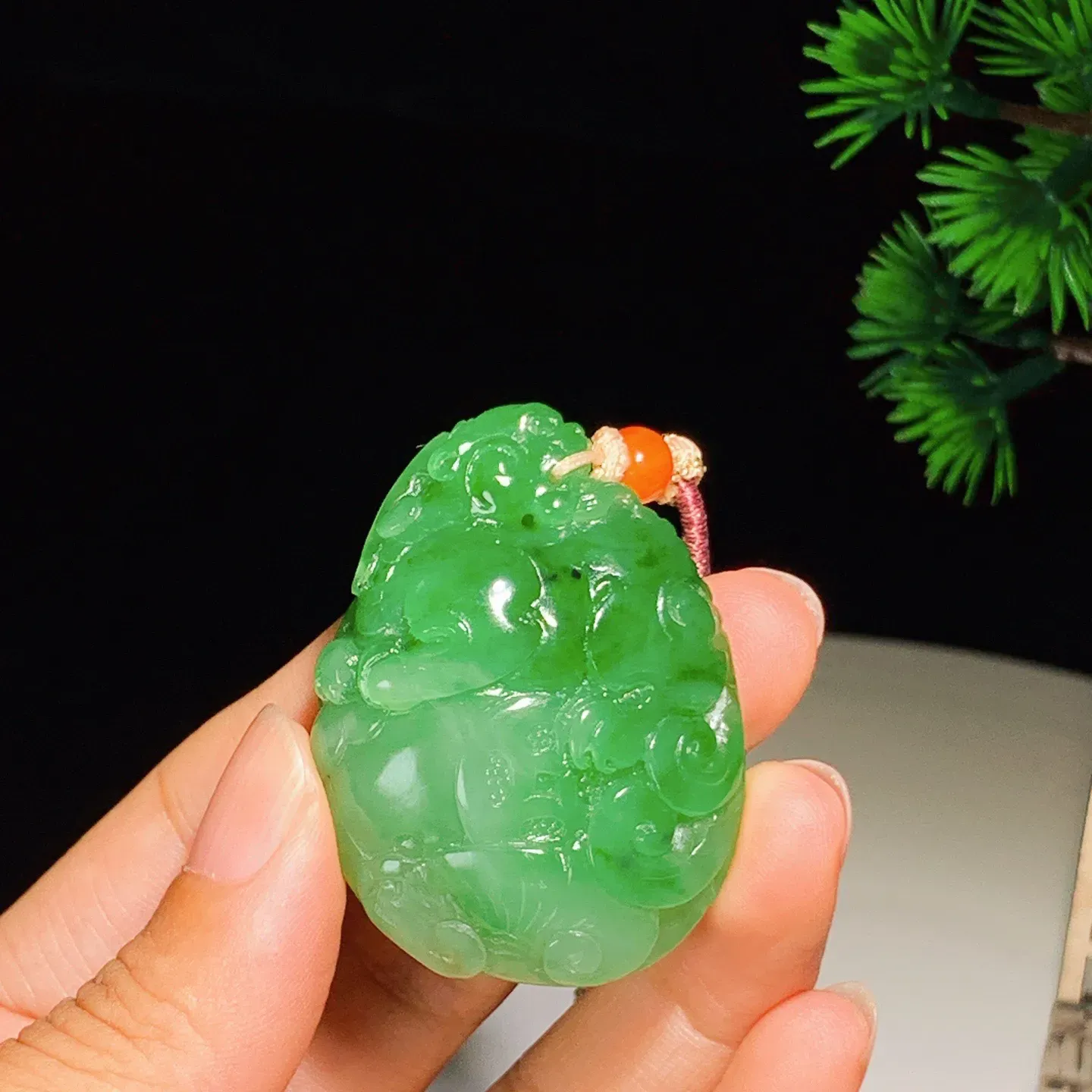 和田玉阳绿俄罗斯碧玉招财进宝貔貅挂件 尺寸46/34/15重34克 玉质细腻油润 底色纯净 脂粉好，品质好！lt2507013
