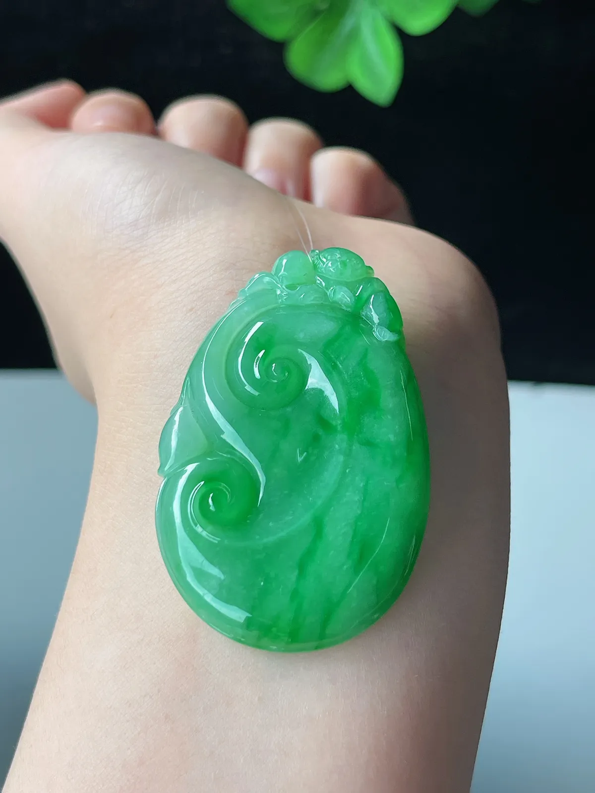 翡翠糯化种绿色如意