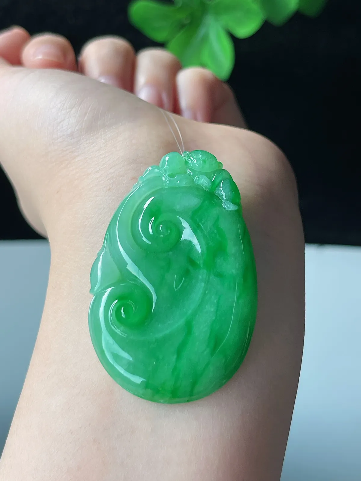 翡翠糯化种绿色如意