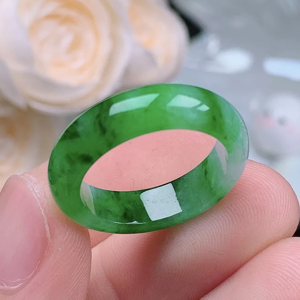 缅甸翡翠老坑种水润起胶辣阳绿戒指玉指环  水润通透 尺寸：18-5.7-3.5mm 16号圈口7S