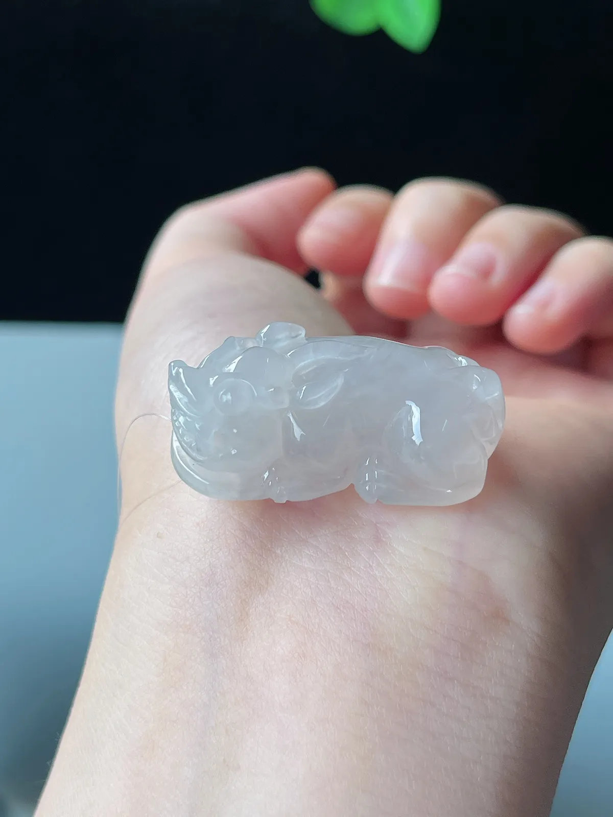翡翠冰种白色吊坠