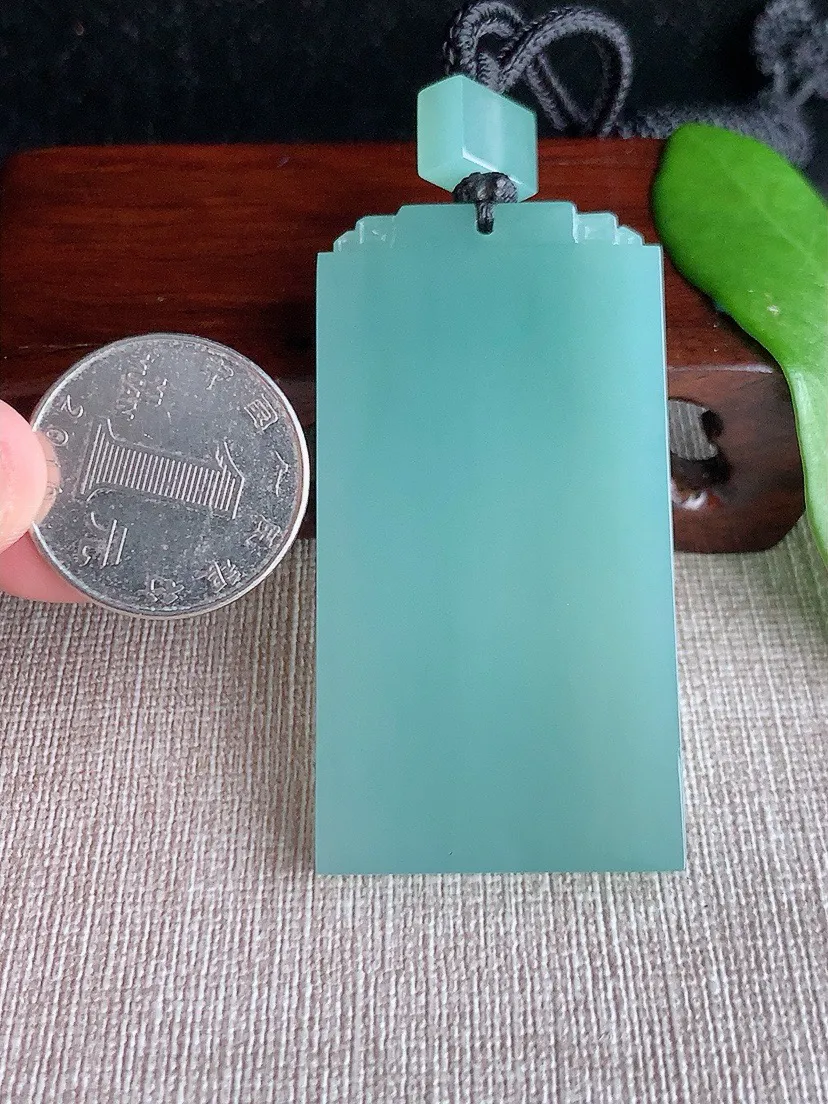 a货翡翠老坑冰种晴底无事牌吊坠 尺寸58.5×30.7×5.4mm 重量37.72g 0714