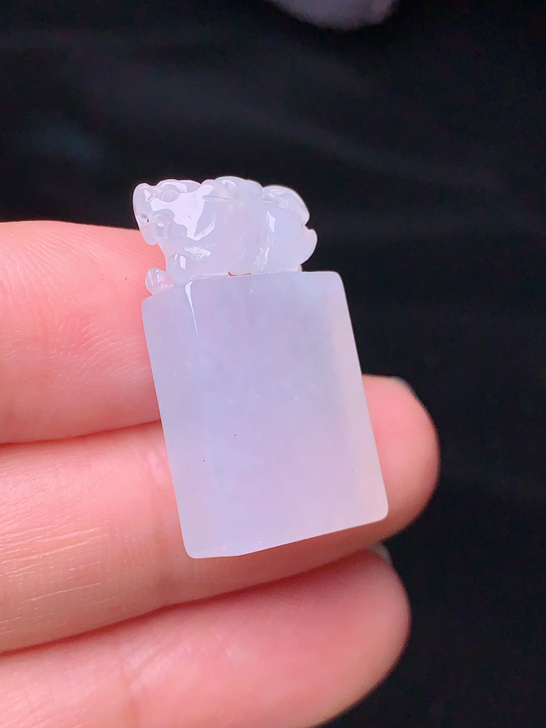 冰种貔貅印章吊坠 玉质细腻 水润亮眼 色泽艳丽 整体尺寸24.6*13.5*6.2