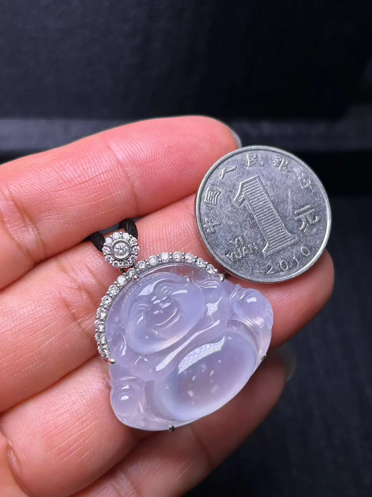 缅甸翡翠A货，笑口常开，佛在心中，平平安安，健健康康，上身效果很美，裸石尺寸26.7/31.9/8
