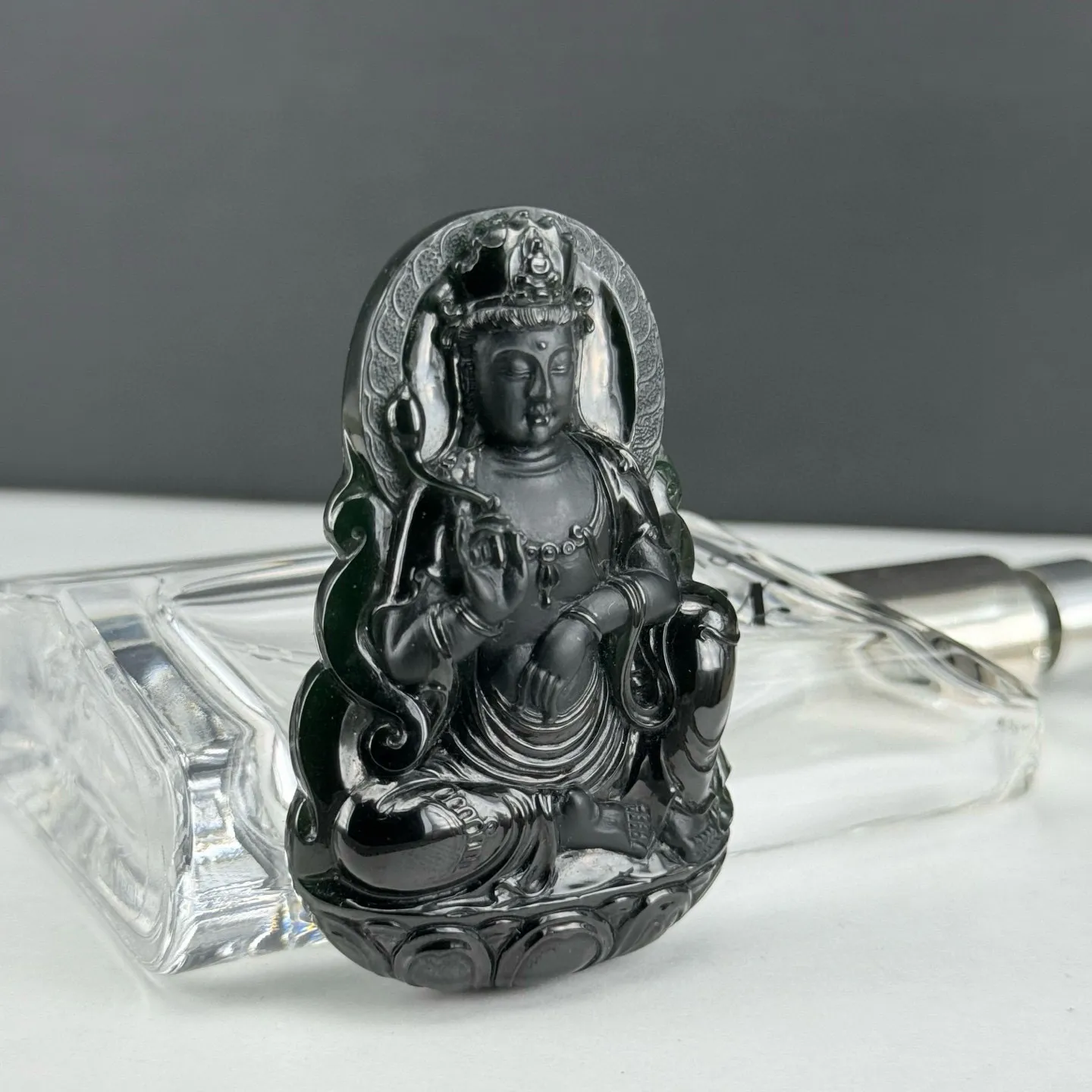 精品墨翠观音 种好色正 黑度极好 打灯通透 油性十足 尺寸62.1
