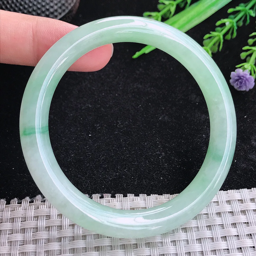 自然光55.5/8.8/8.6老坑冰润水灵冰晴绿圆条手镯玉镯平安镯美人镯