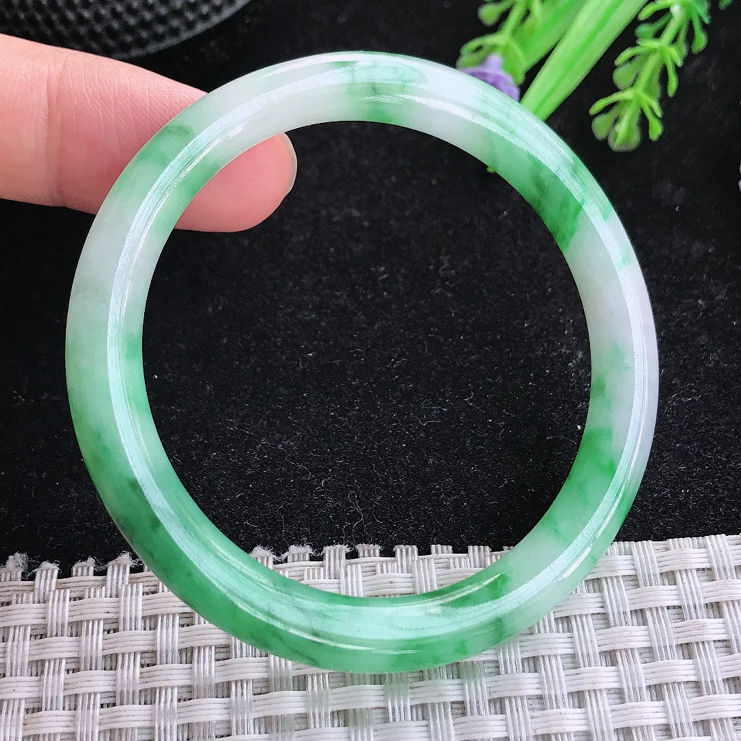 自然光51.5/7/7.6老坑精美温润飘绿圆条手镯玉镯平安镯美人镯