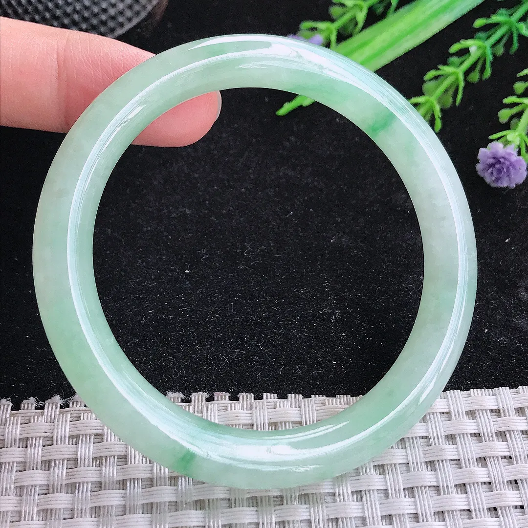 自然光55.5/8.8/8.6老坑冰润水灵冰晴绿圆条手镯玉镯平安镯美人镯