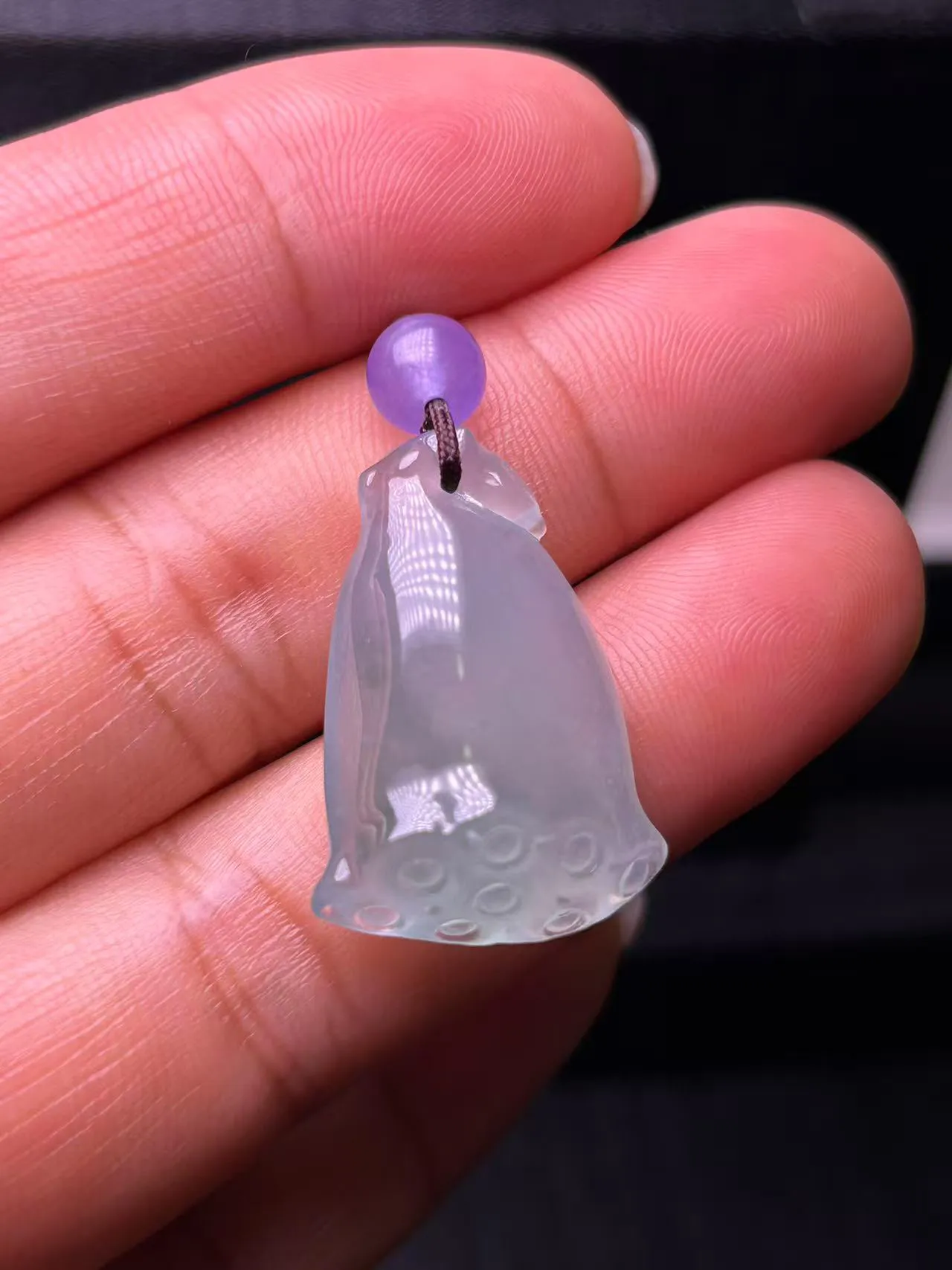 缅甸翡翠A货，莲蓬，上身效果好，顶珠是装饰品，花开富贵，平安幸福。