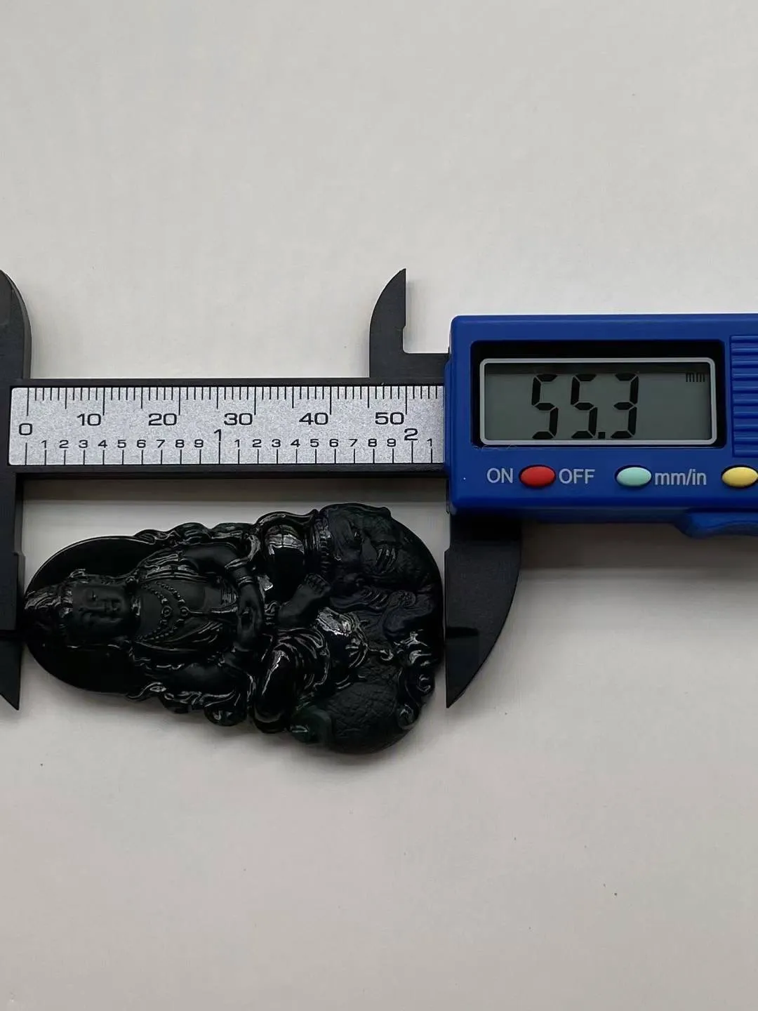 墨翠【普贤菩萨】细腻干净，黑度好，性价比高，雕工精湛，打灯透绿.