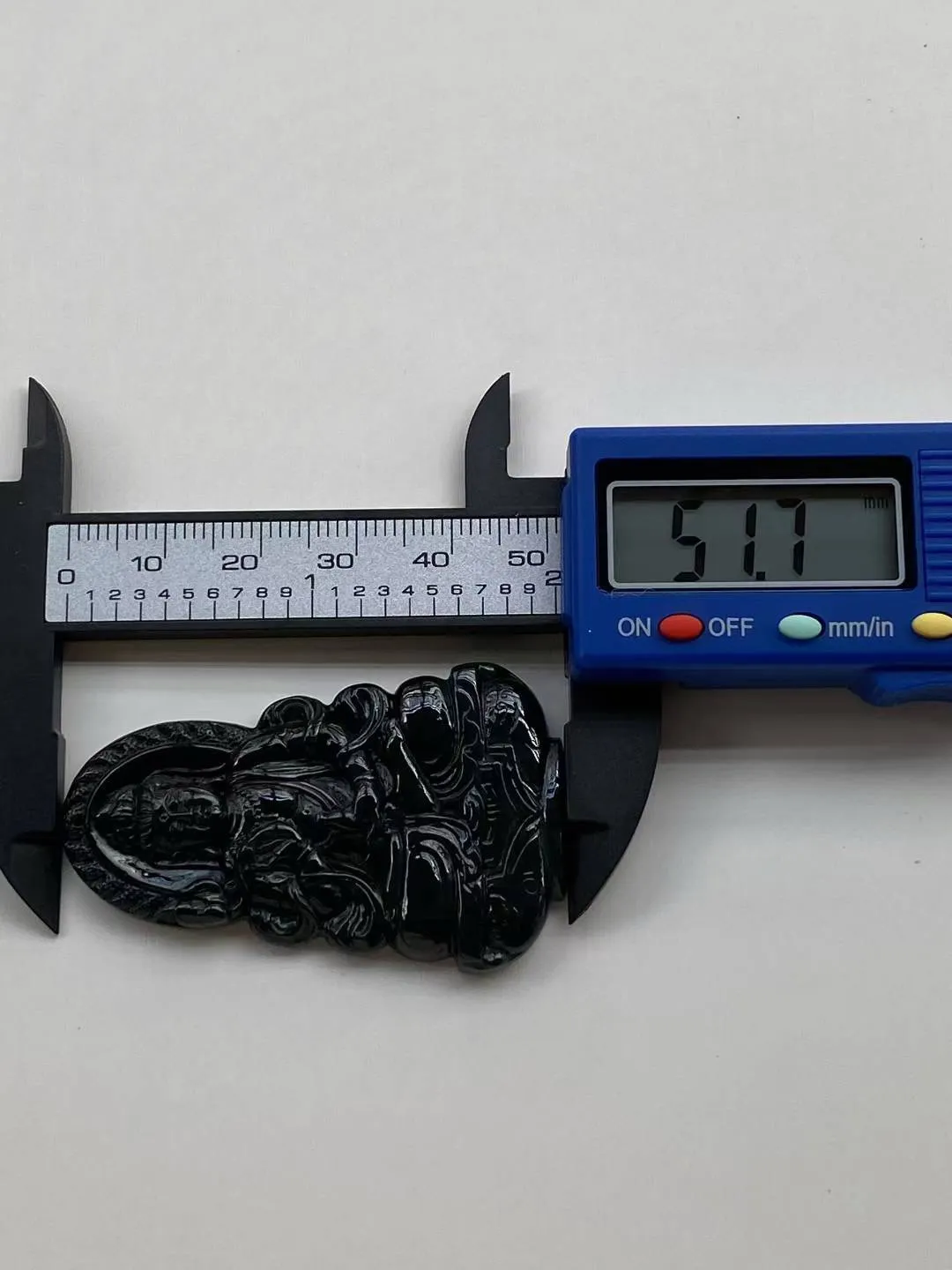 墨翠【大时至菩萨】细腻干净，黑度好，性价比高，雕工精湛，打灯透绿..