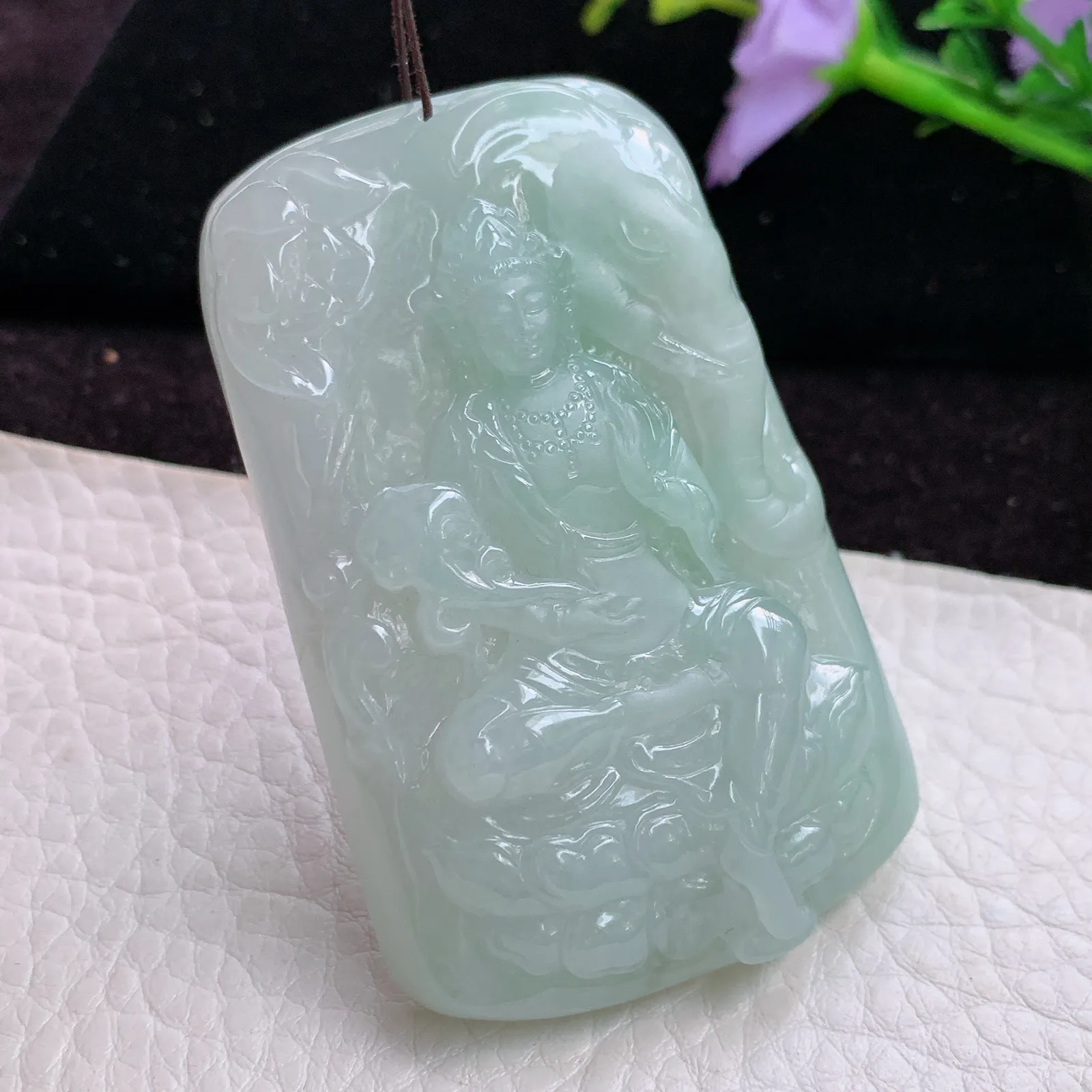 sd实拍63.5*40.8*12.2老坑精雕胶感翡翠清新普贤菩萨玉吊坠 玉挂件