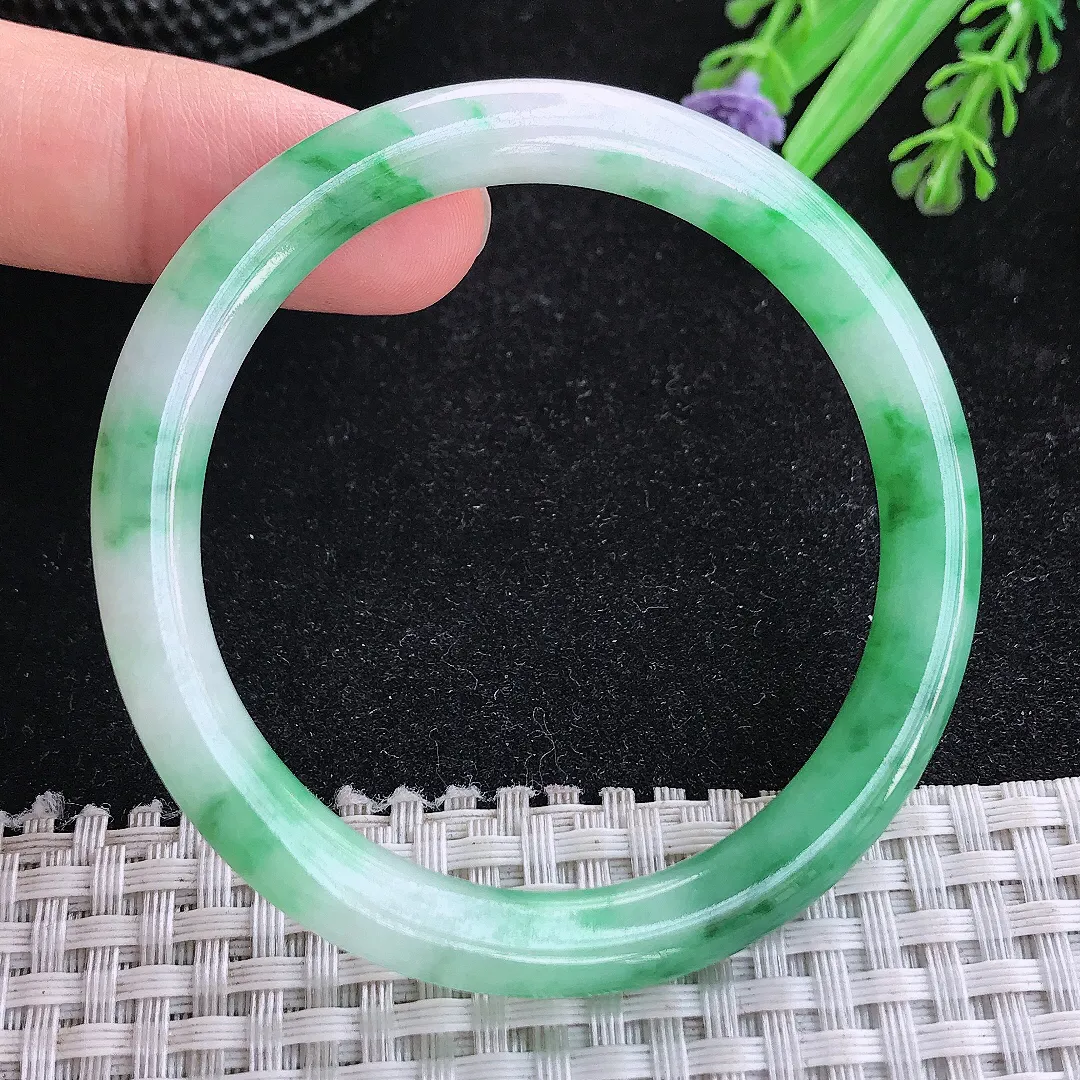 自然光51.5/7/7.6老坑精美温润飘绿圆条手镯玉镯平安镯美人镯