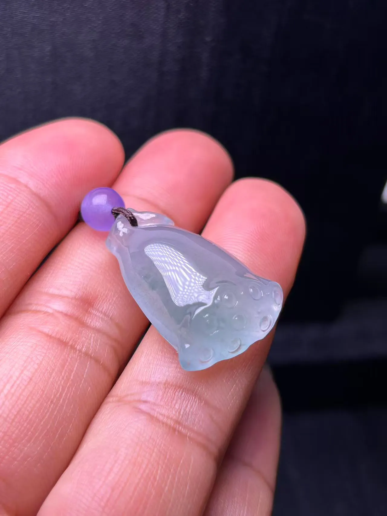 缅甸翡翠A货，莲蓬，上身效果好，顶珠是装饰品，花开富贵，平安幸福。