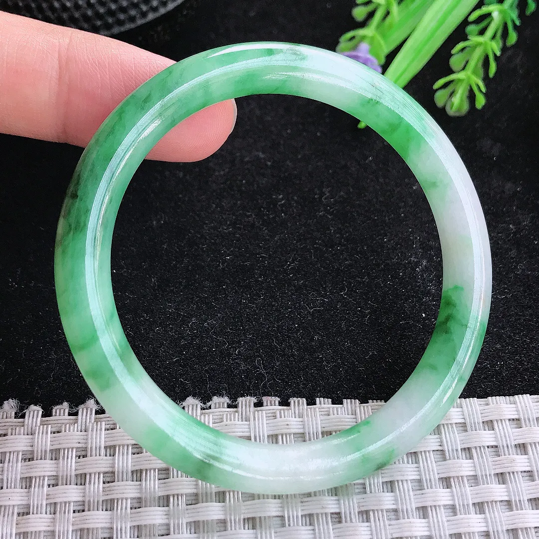 自然光51.5/7/7.6老坑精美温润飘绿圆条手镯玉镯平安镯美人镯