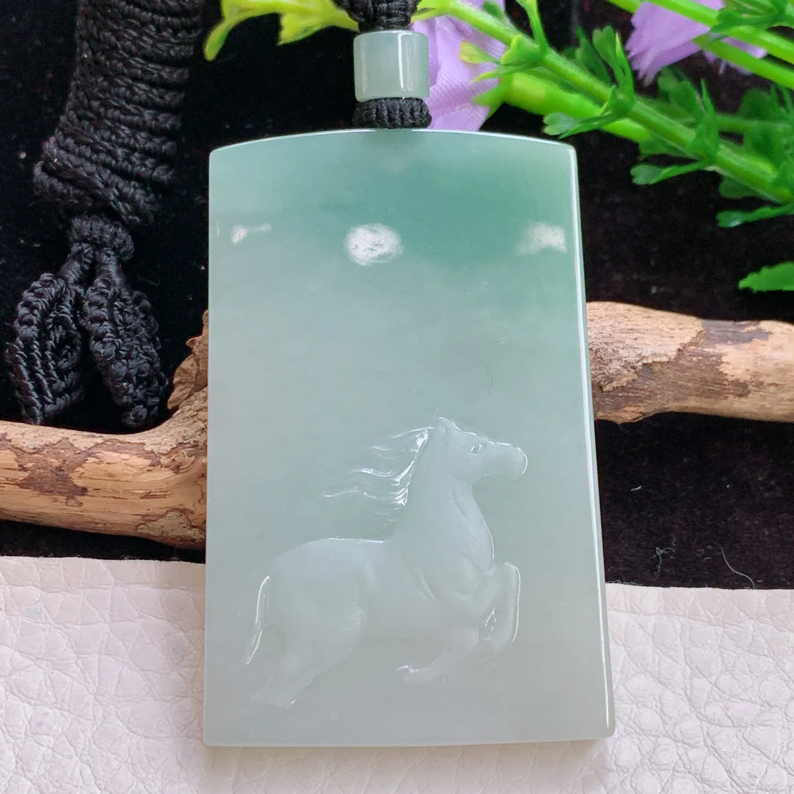 mut实拍56.4*35.8*5.7老坑精雕胶感水润翡翠马到功成 生肖马玉吊坠 玉挂件
