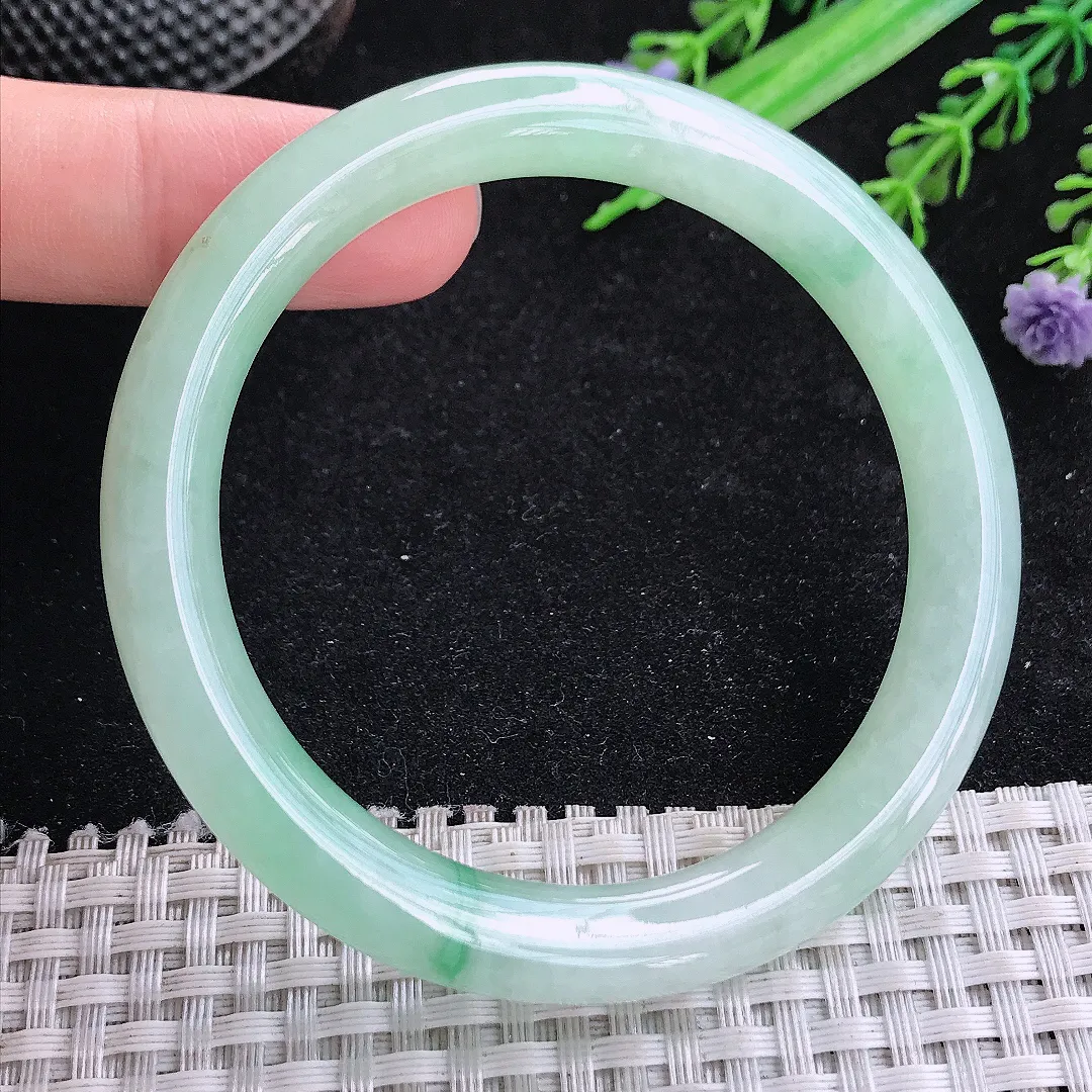 自然光55.5/8.8/8.6老坑冰润水灵冰晴绿圆条手镯玉镯平安镯美人镯
