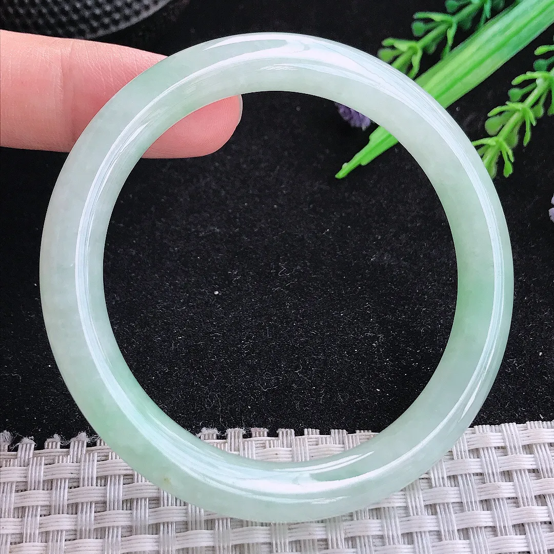 自然光55.5/8.6老坑冰润起胶飘绿圆条手镯玉镯平安镯美人镯