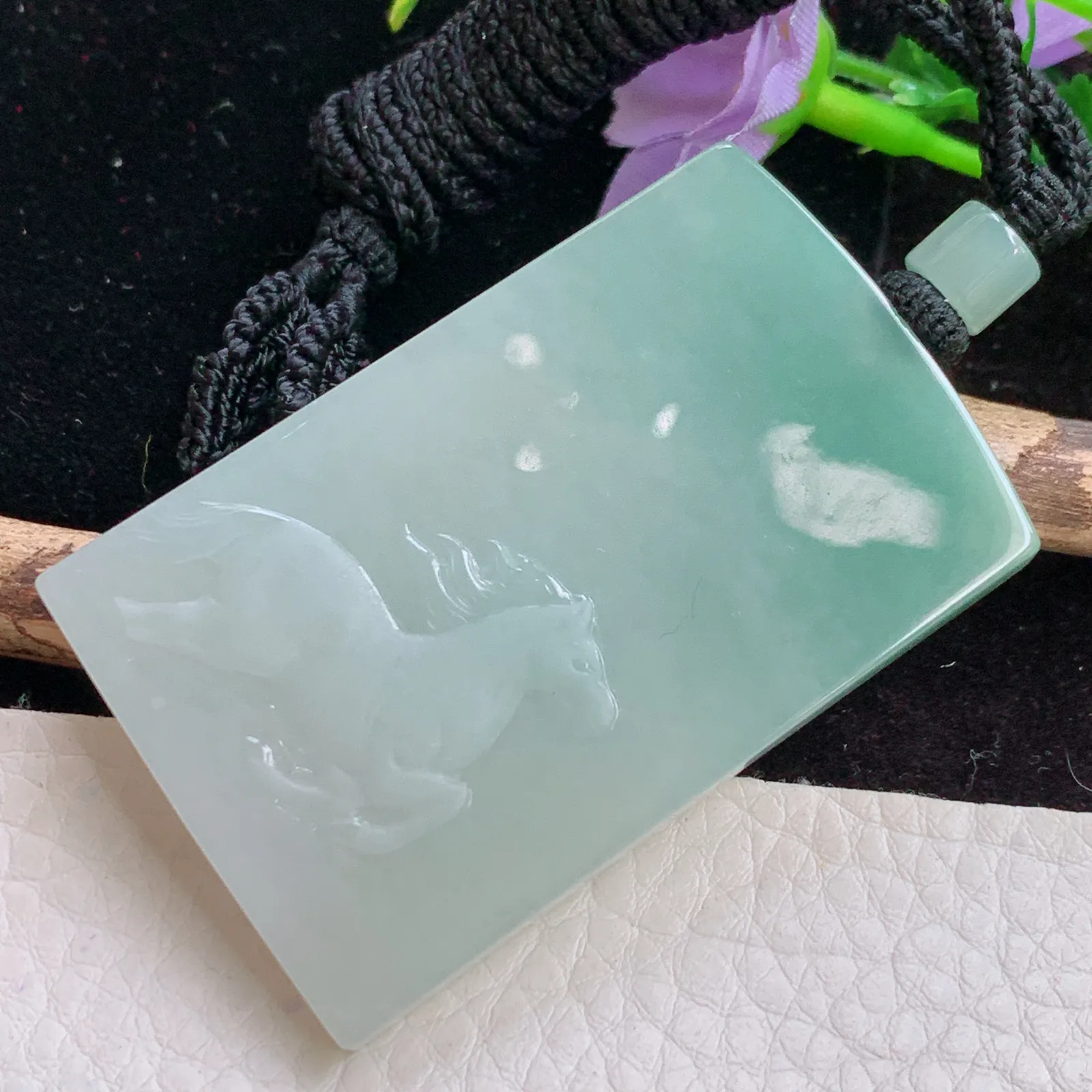 mut实拍56.4*35.8*5.7老坑精雕胶感水润翡翠马到功成 生肖马玉吊坠 玉挂件