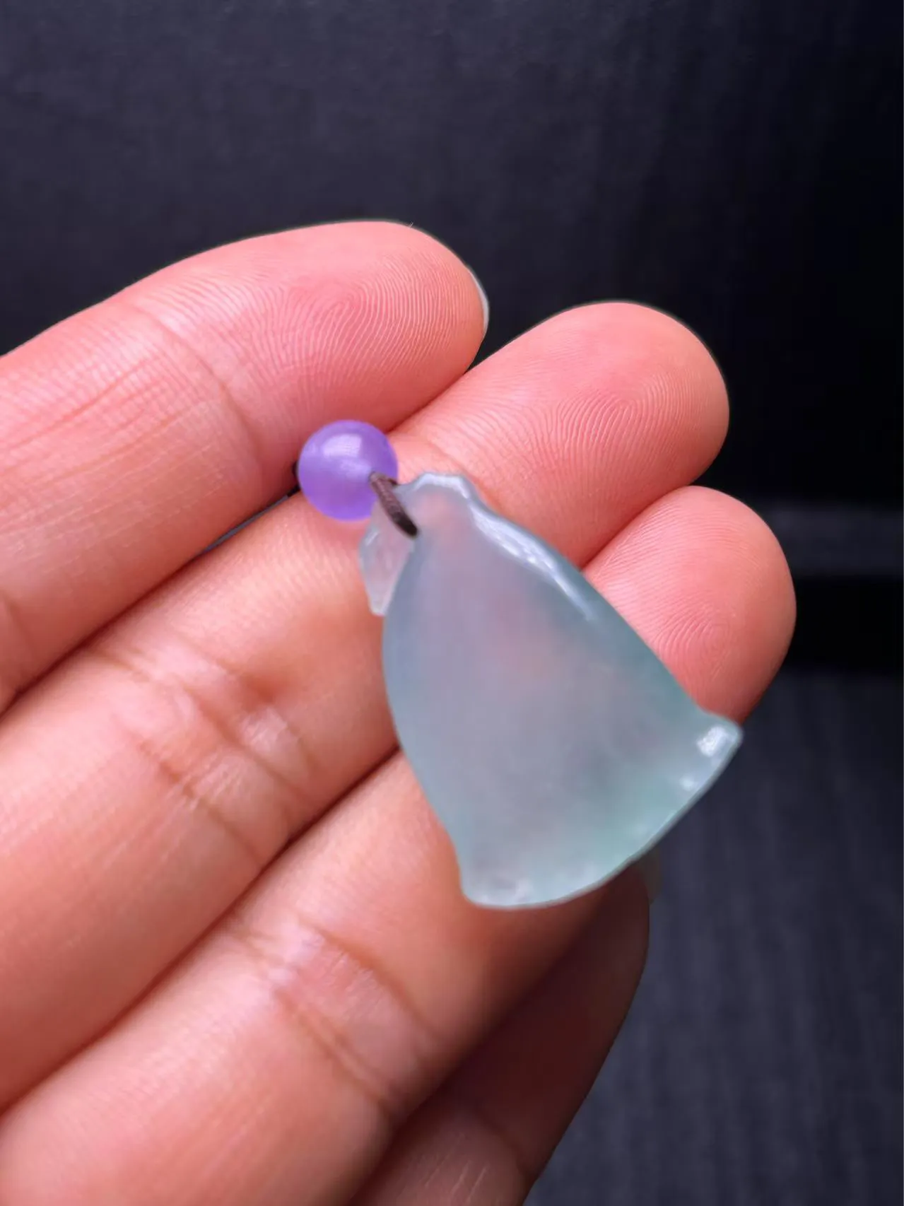 缅甸翡翠A货，莲蓬，上身效果好，顶珠是装饰品，花开富贵，平安幸福。