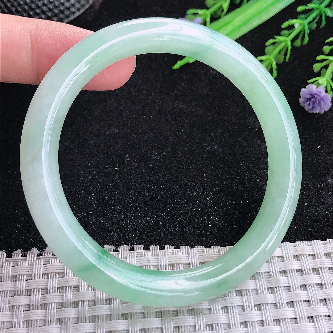 自然光55.5/8.8/8.6老坑冰润水灵冰晴绿圆条手镯玉镯平安镯美人镯