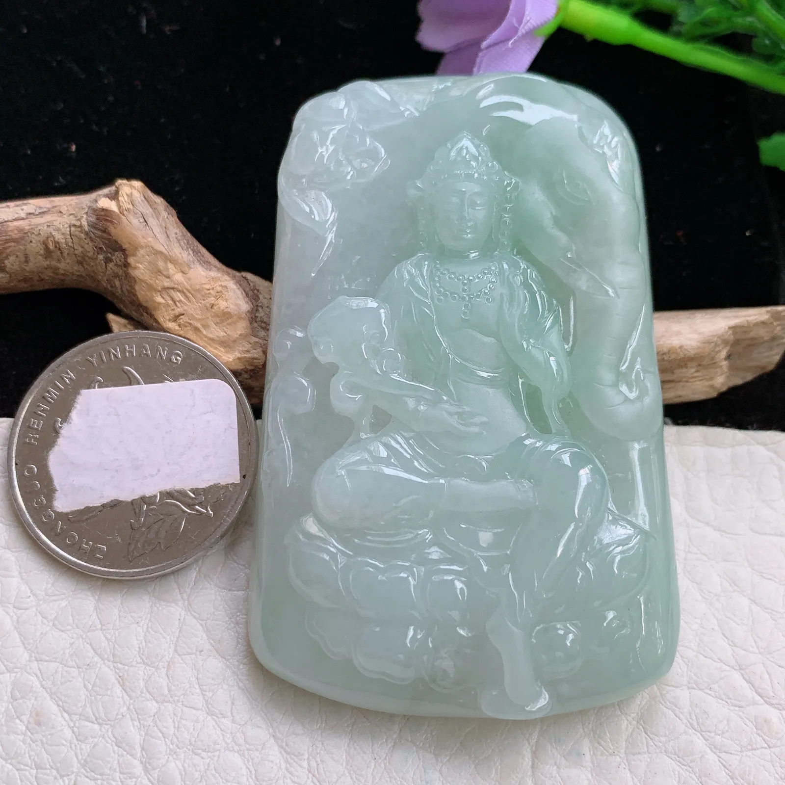 sd实拍63.5*40.8*12.2老坑精雕胶感翡翠清新普贤菩萨玉吊坠 玉挂件