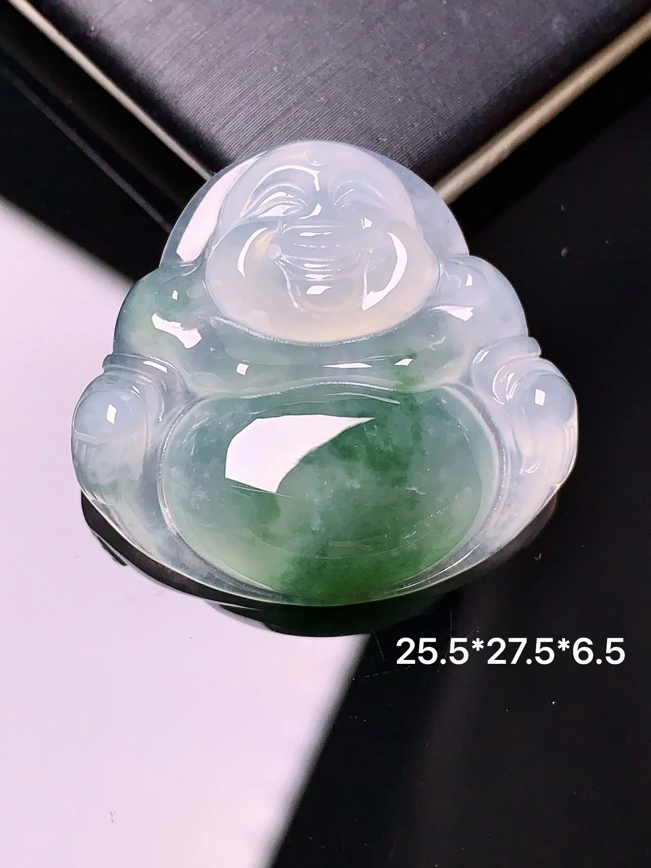 冰种飘绿佛公吊坠 玉质细腻 水润亮眼 色泽艳丽 整体尺寸25.5*27.5*6.5