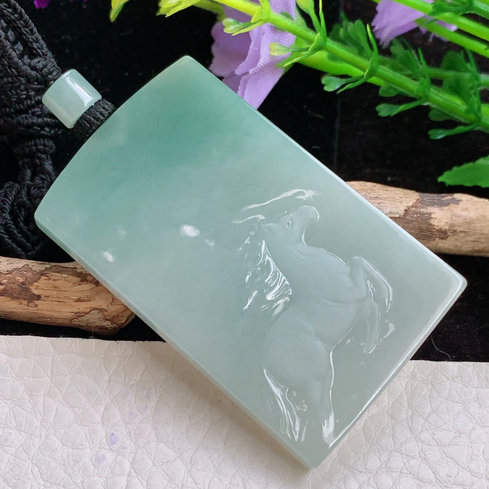 mut实拍56.4*35.8*5.7老坑精雕胶感水润翡翠马到功成 生肖马玉吊坠 玉挂件