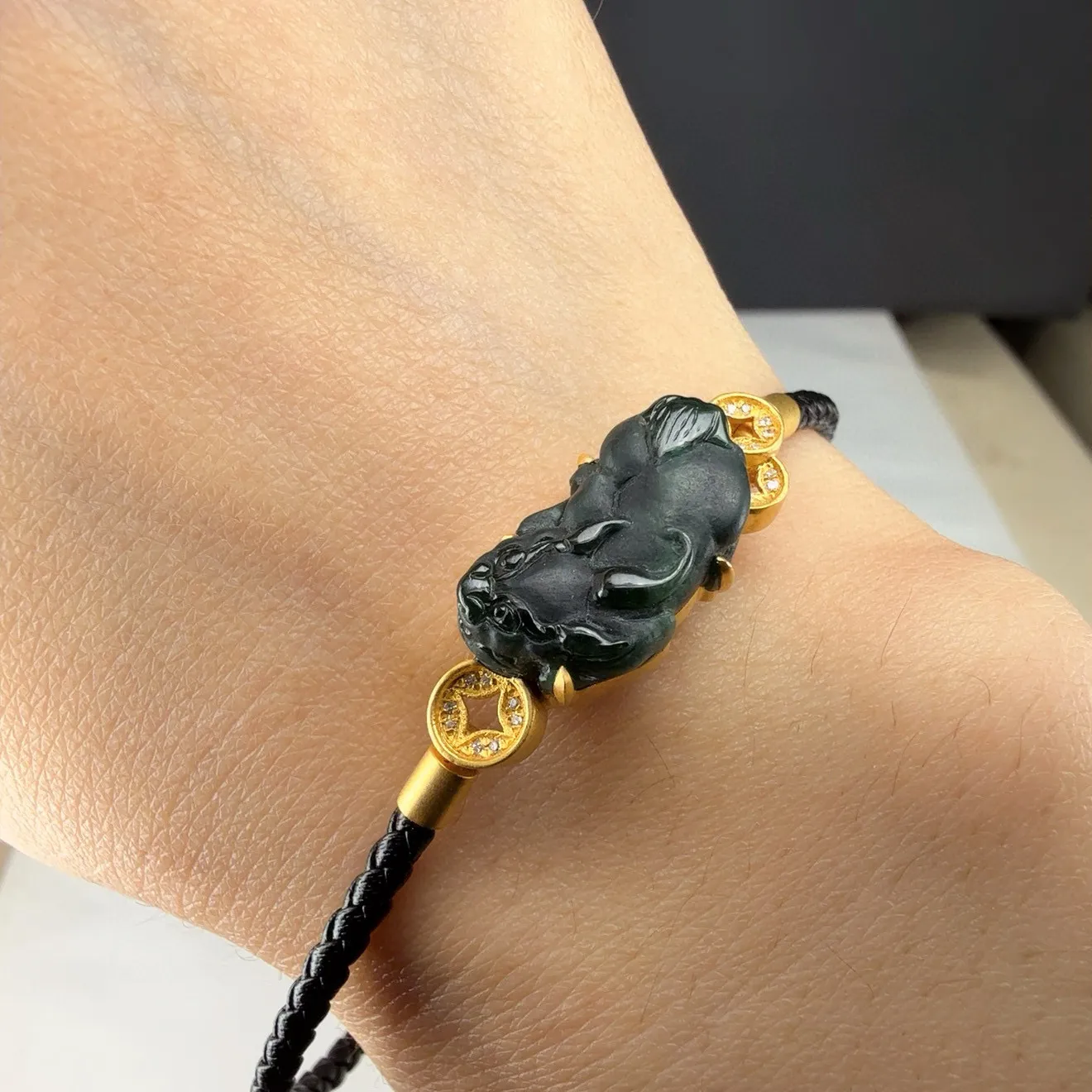 精品18k墨翠貔貅手环 种好色正 黑度极好 打灯通透 油性十足 尺寸18.3