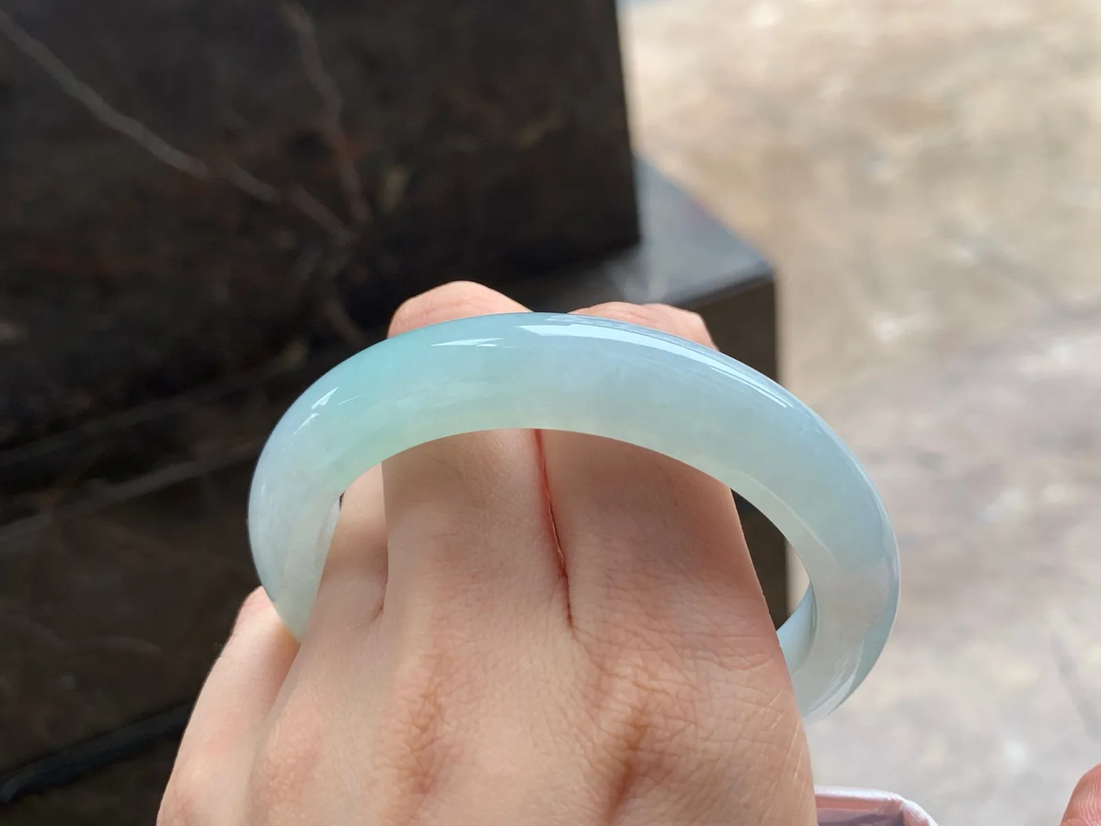 手镯
干净清爽 57/12.3/9.5mm