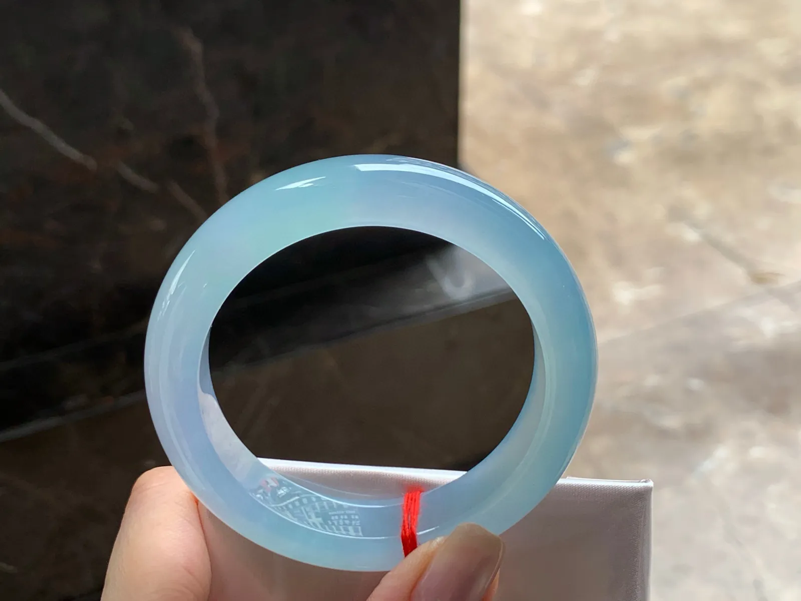 冰种底色手镯
清爽53.2/12.6/9.3mm