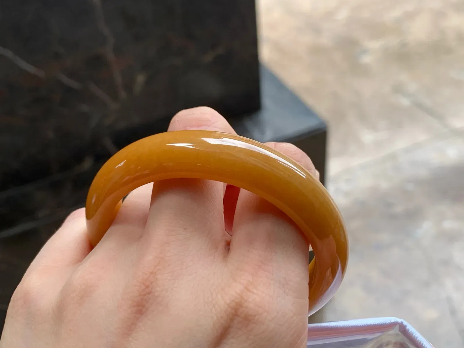 黄翡手镯
独特55.4/12.6/8mm