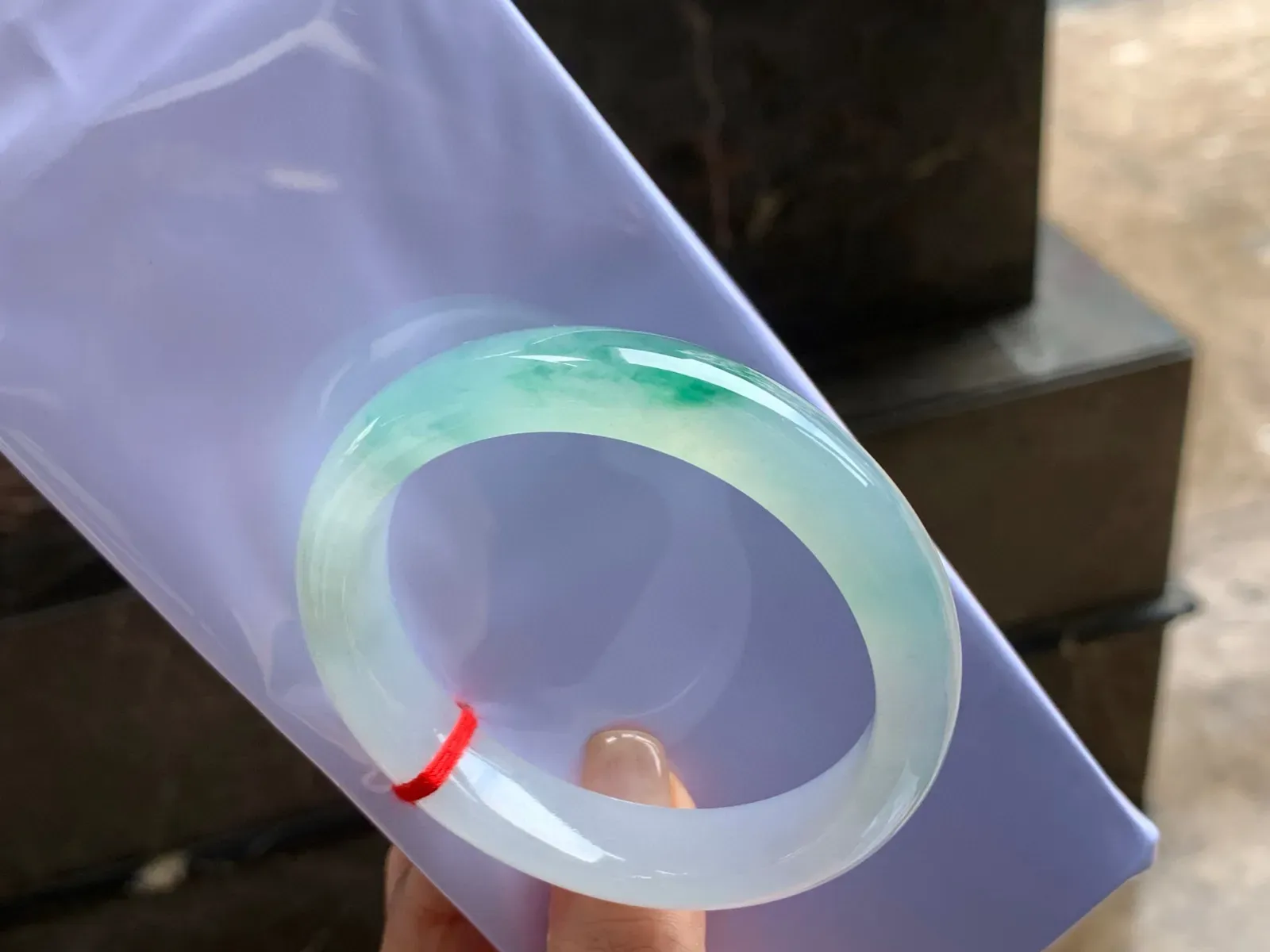 冰种飘花手镯
清爽57/12.8/8.6mm