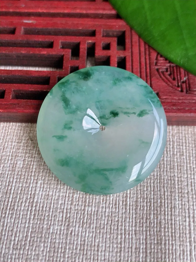 a货翡翠老坑冰种飘花平安扣吊坠 尺寸32.8×5.3mm 重量12.27g 0716
