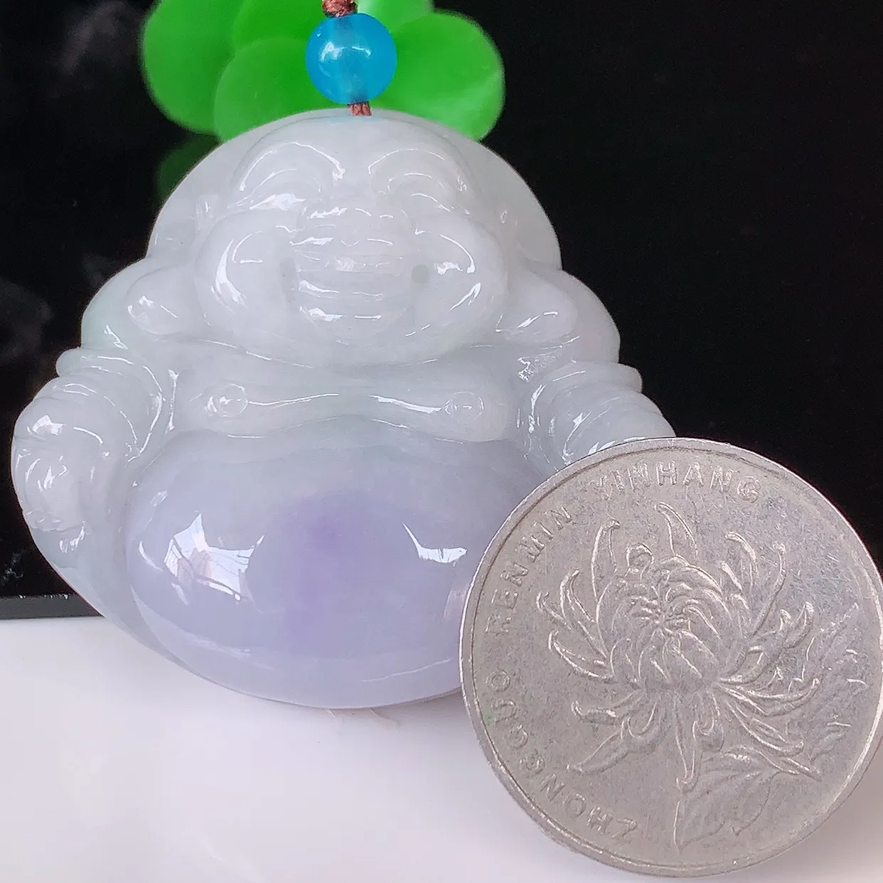 自然光实拍，大件饱满紫罗兰佛公吊坠，翡翠笑佛，饱满，开脸喜庆，配戴优雅迷人！#41.16尺寸41.5*39*12.5