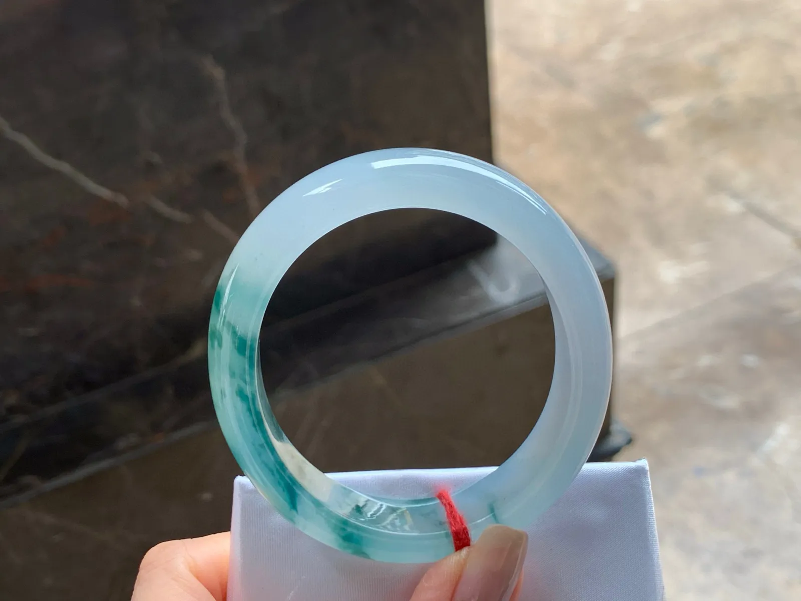 冰种飘花贵妃镯
种好水足 56/12.7/8mm